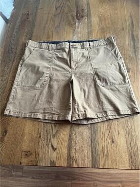 # 219 Columbia Men's Khaki Cargo Shorts